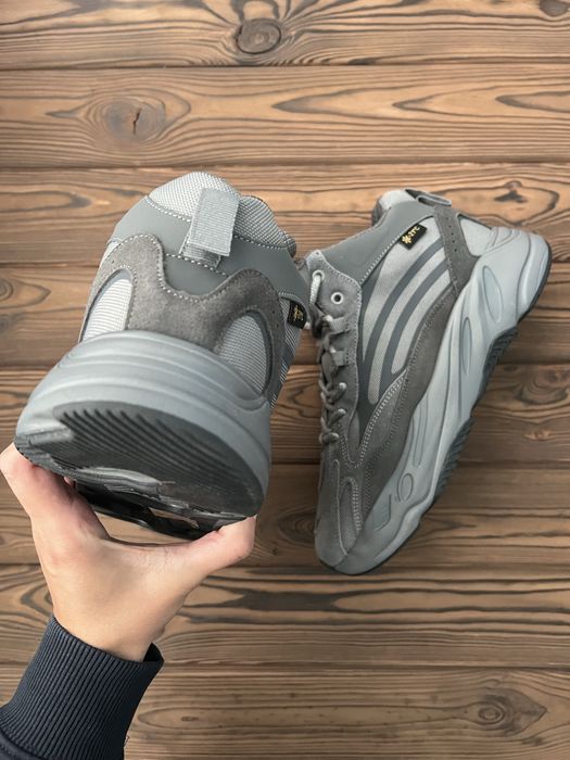 Чоловічі зимові кросівки. Сірі