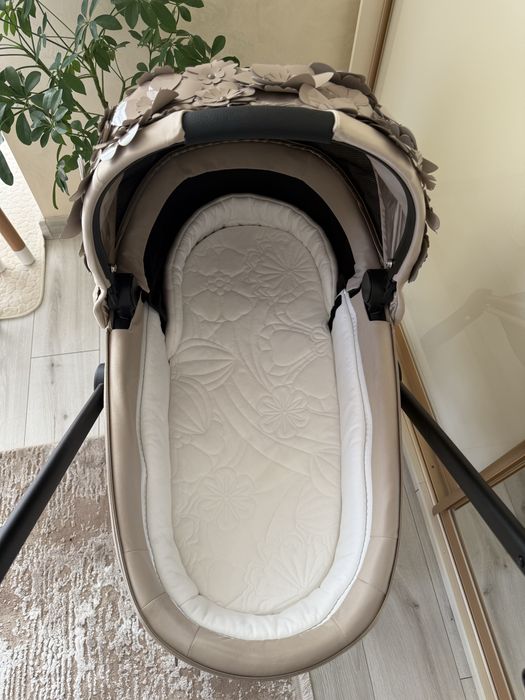 Люлька Сайбекс Міос, люлька Cybex Mios Lux Simply Flowers Beige