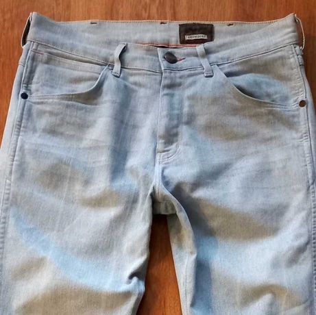 Męskie jeansy firmy Wrangler. Greensboro, rozmiar 32 / 30