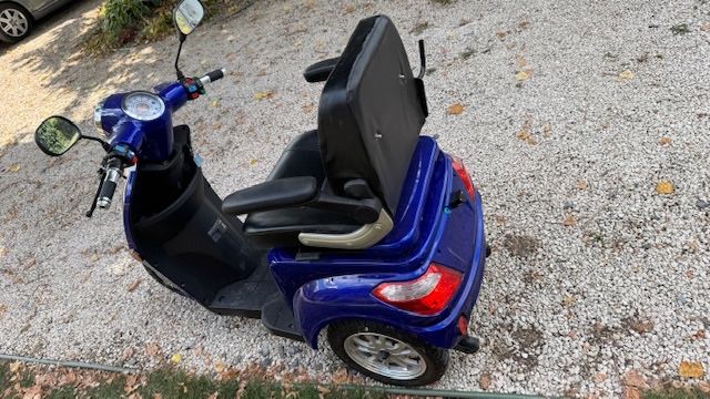 Skuter elektryczny 3-kołowy