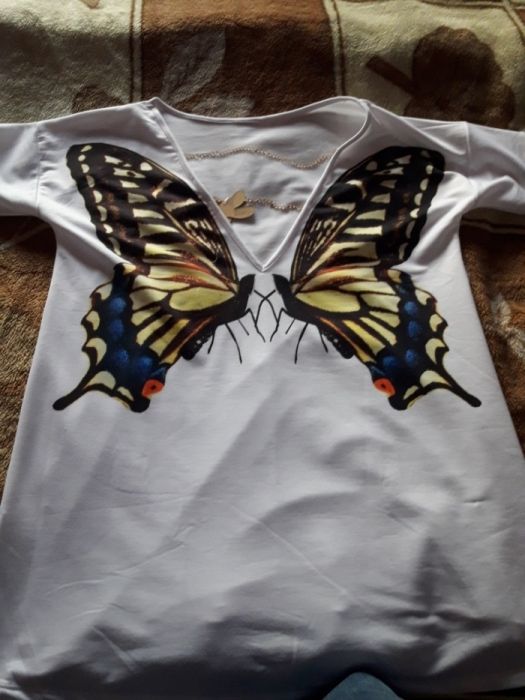 Bluzka z motylem na plecach