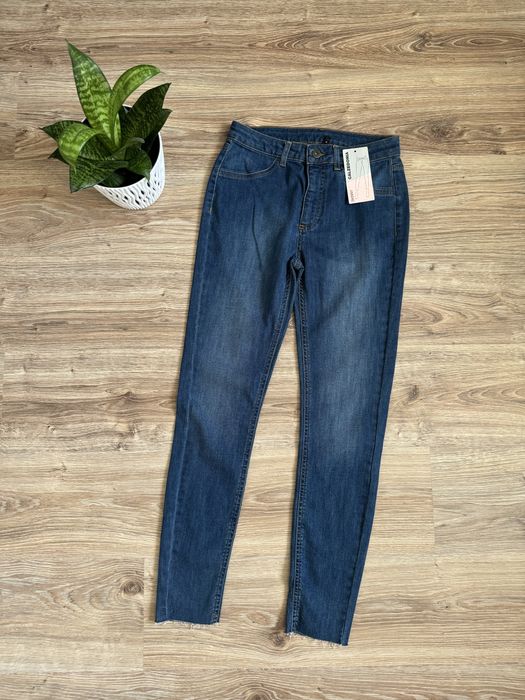 z metki 170zł. Calzedonia s/36 nowe (z metką) spodnie skinny jeans