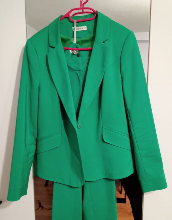 Garnitur damski elegancki