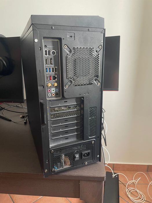 PC gaming MSI c/ caixa, factura e sacos originais