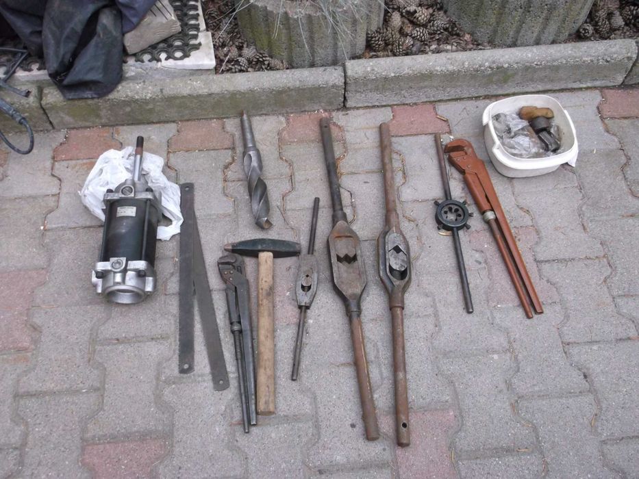 wiertła cylindryczne i na stożek morsa z epoki prlu