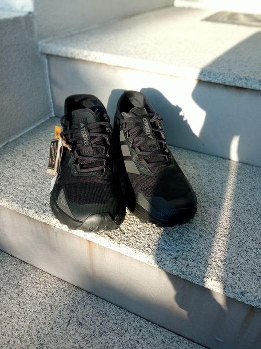 Sapatilhas de trail running impermeáveis novas n 42 2/3