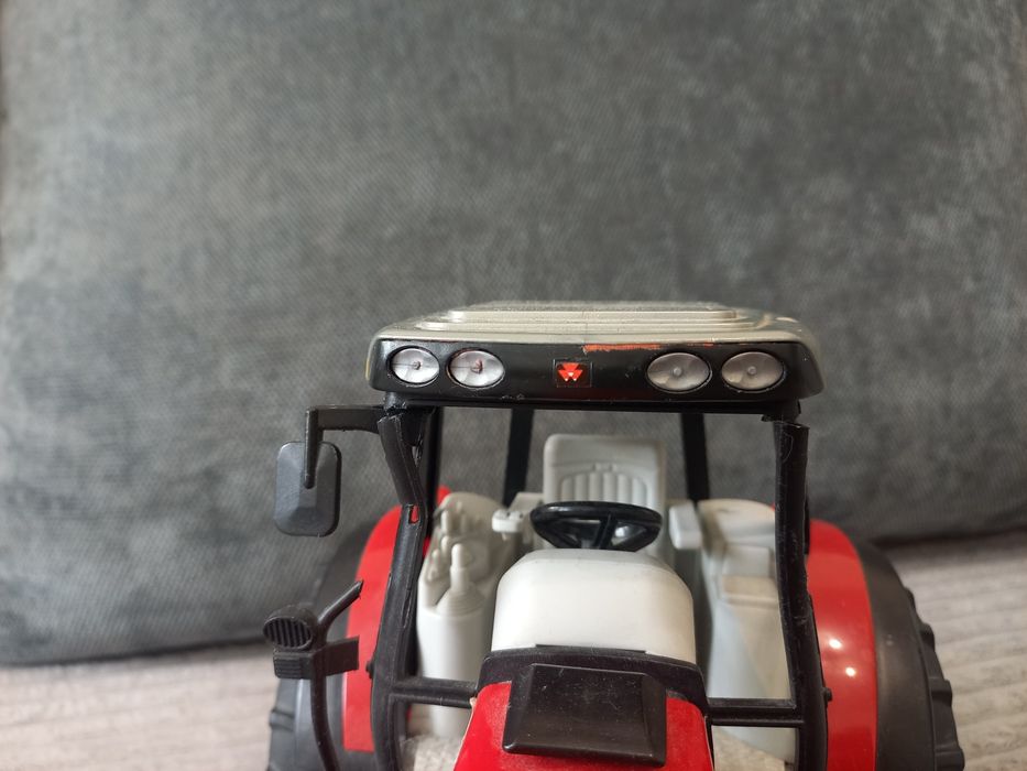 Трактор Massey Ferguson від Bruder