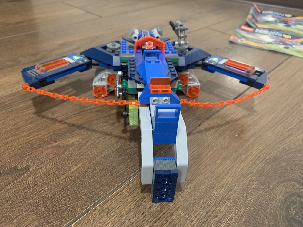 LEGO NEXO KNIGHTS “Воздушный страйкер Аарона” (70320)