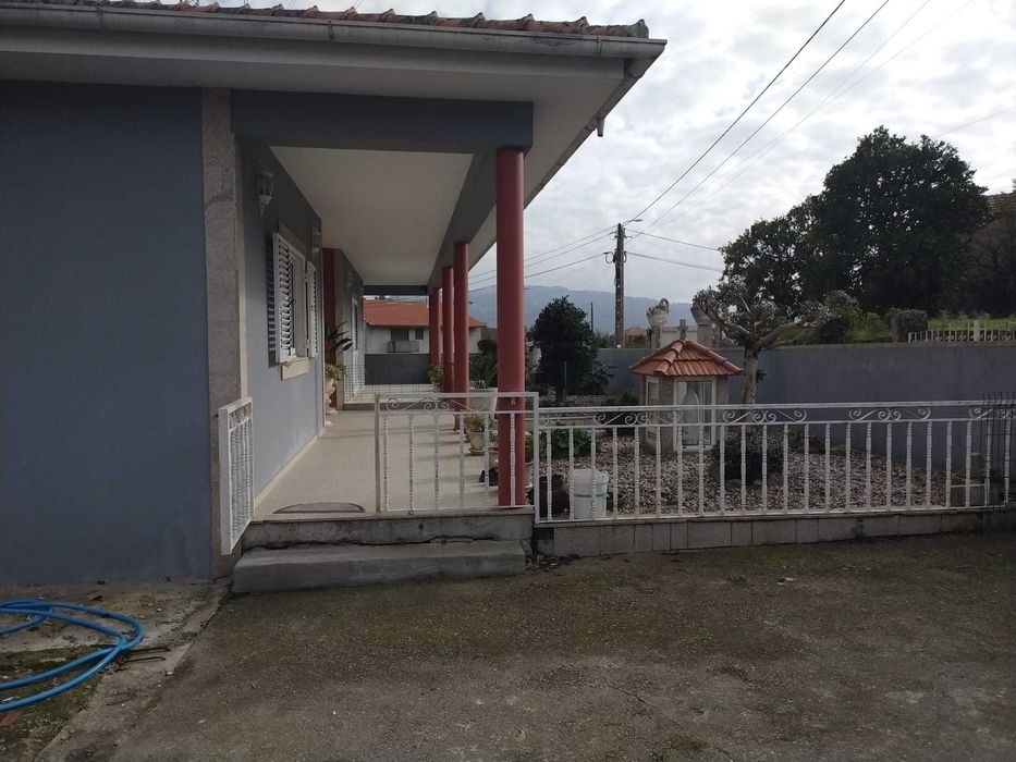 Arrendamento T2 em vivenda - Abragão
