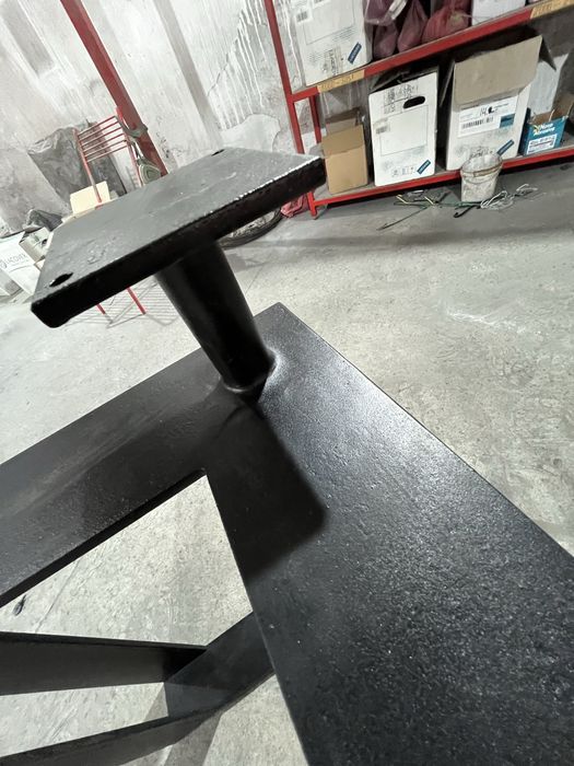 Жалізні опори  до столу