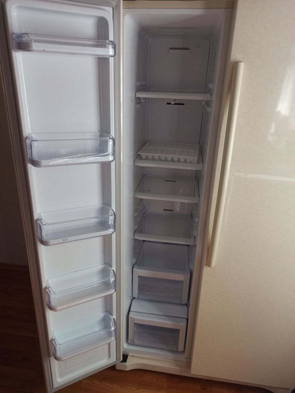 Холодильник Samsung Side-by-side RS54N3003EF