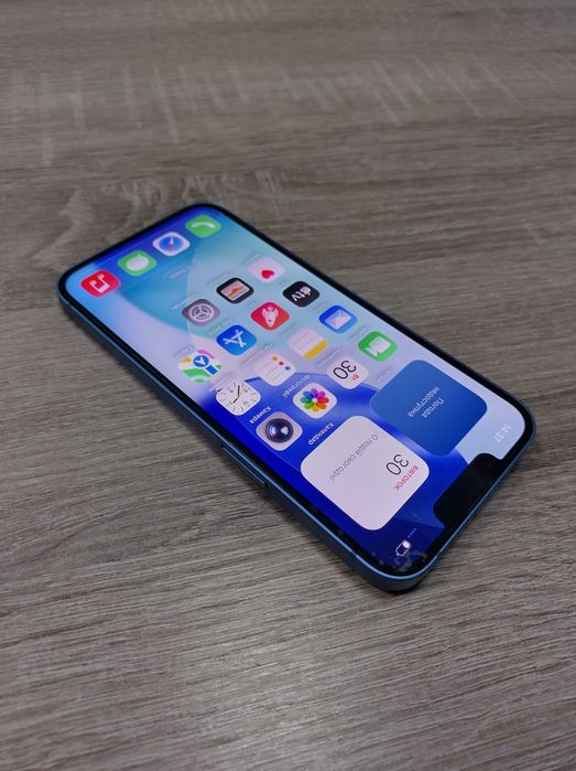 В хорошому стані телефон Apple iPhone 13 на 128Gb