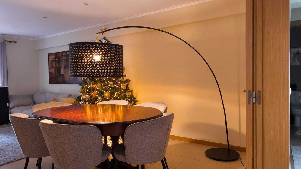 Candeeiro de pé, preto com abajur Ikea