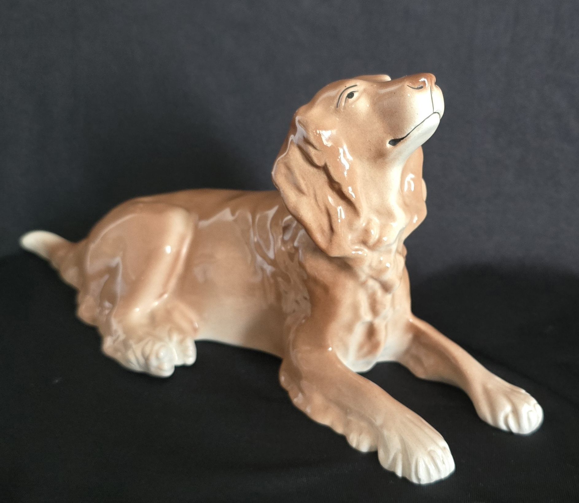 Porcelana: 2 duże figurki psów, lata 80