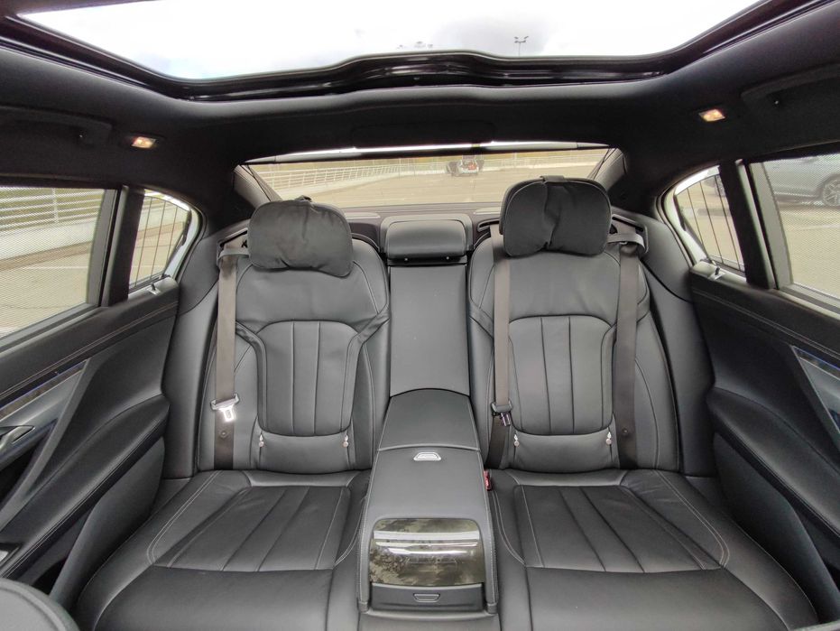 Wynajem wypozyczalnia samochodow aut premium BMW 740Li X-Drive