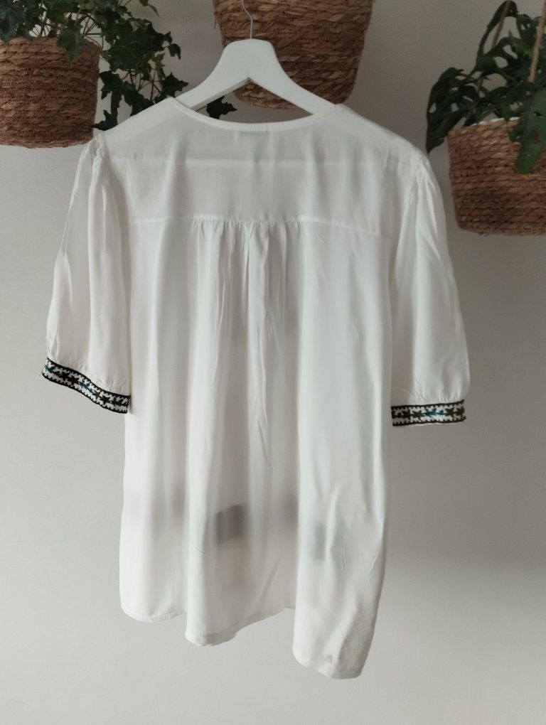 Wiosenna, letnia bluzka z haftami, boho, zwiewna r. 40/42 Island Girl