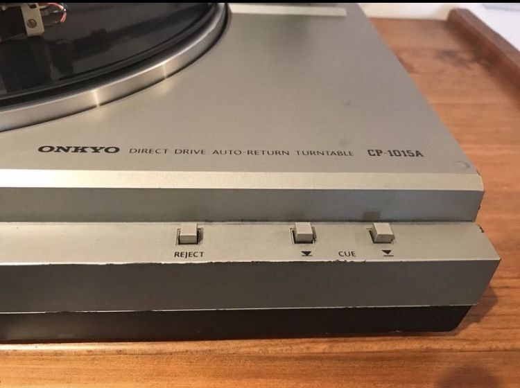 Gira-discos vinil ONKYO CP-1015A Direct Drive