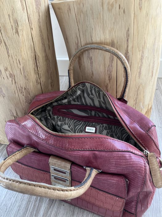 Oryginalna torebka marki Guess – odcienie różu/beżu