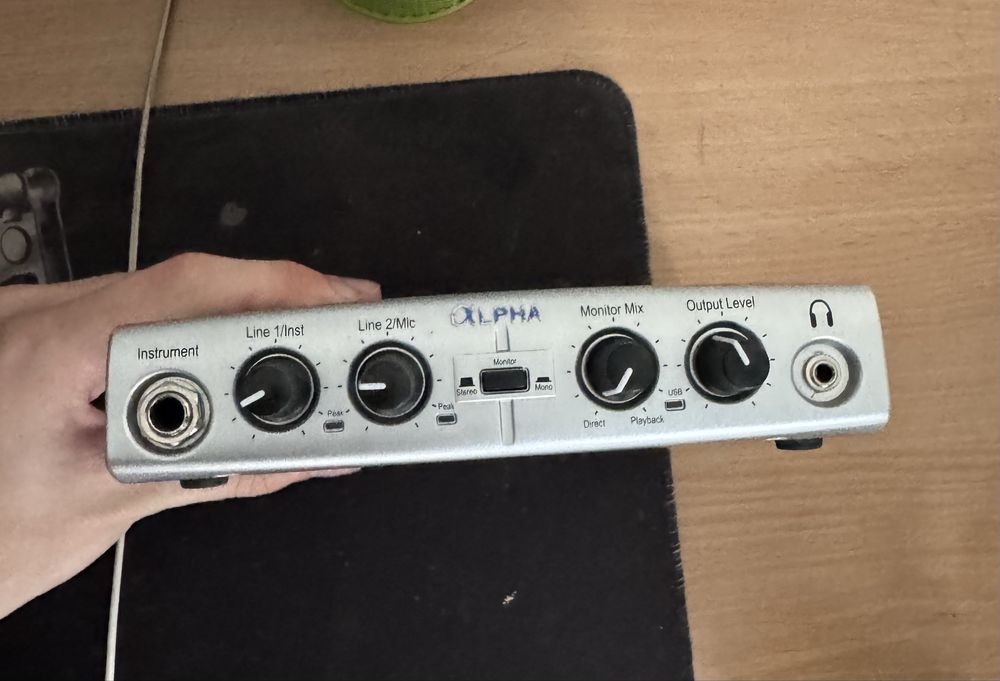 звукова карта lexicon alpha