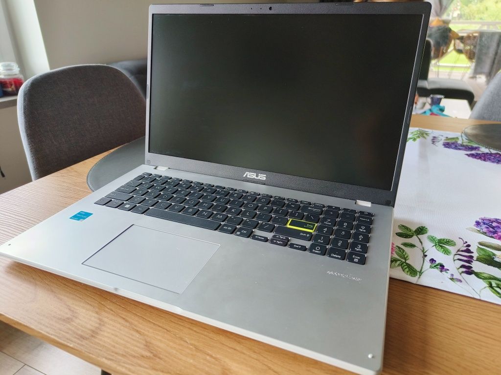 Laptop ASUS Vivobook E510KA BR147 - IDEALNY STAN, mało używany noteboo