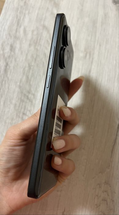 ПРОДАМ новий телефон Redmi Note 13 Pro + 5G на 256 gb