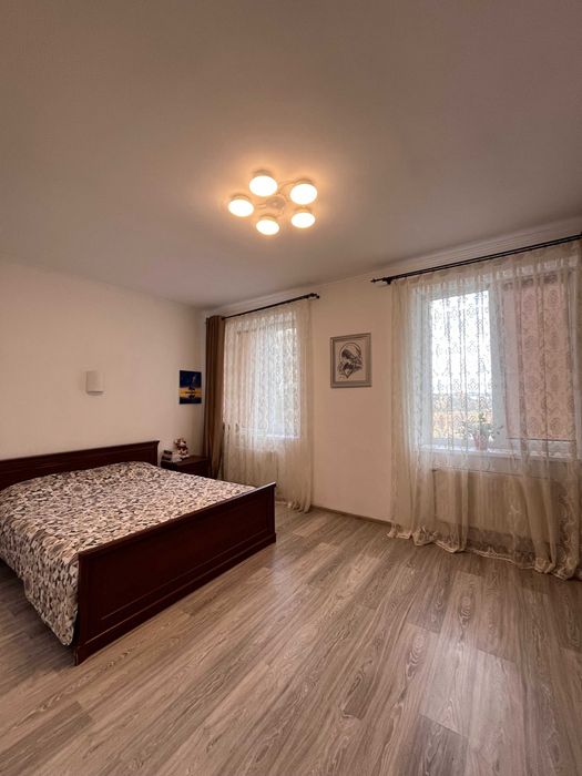 2 кімн. квартира для тих, хто цінує простір і спокій, Підпечери