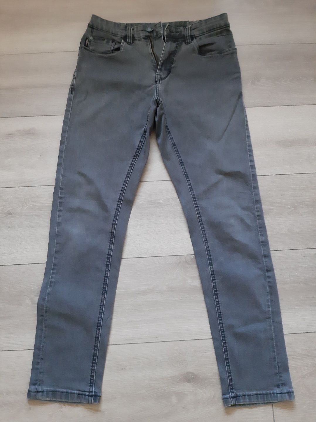 Sprzedam spodnie jeans