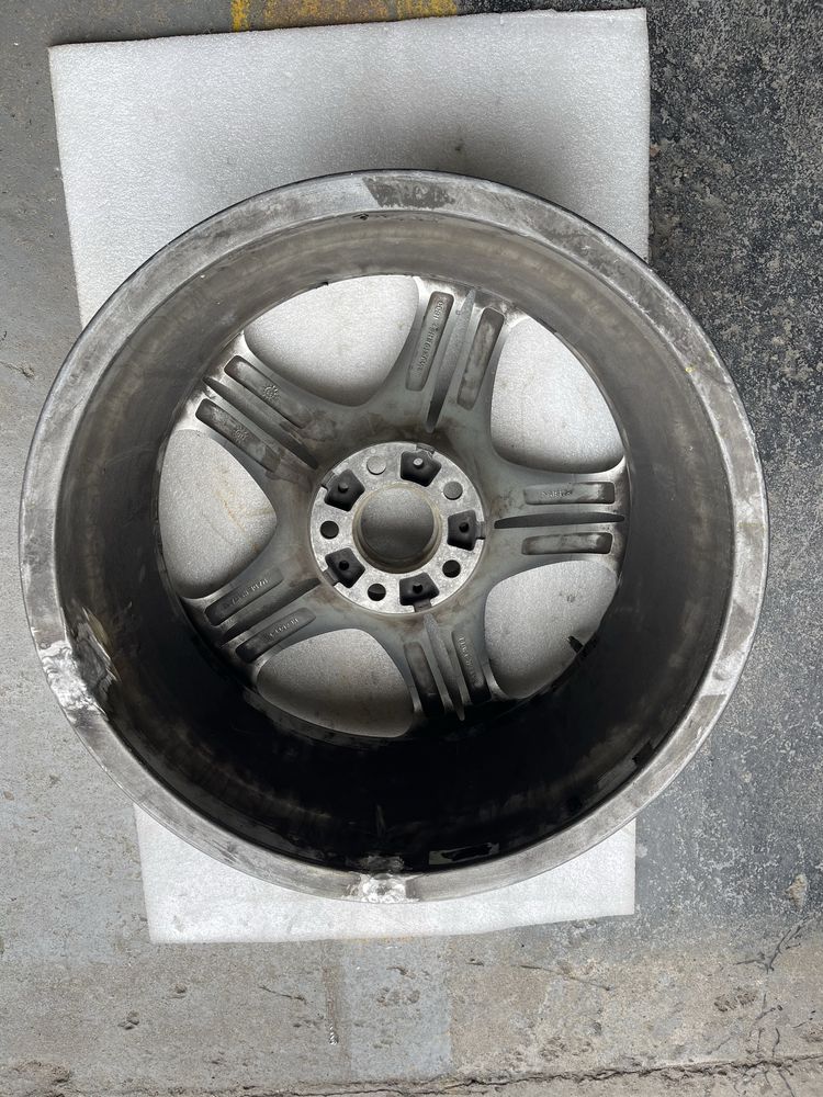 Диски BMW R19 5 120 Dia 72,6 8,5J  9 J Et 33/44 Різноширокі Склад