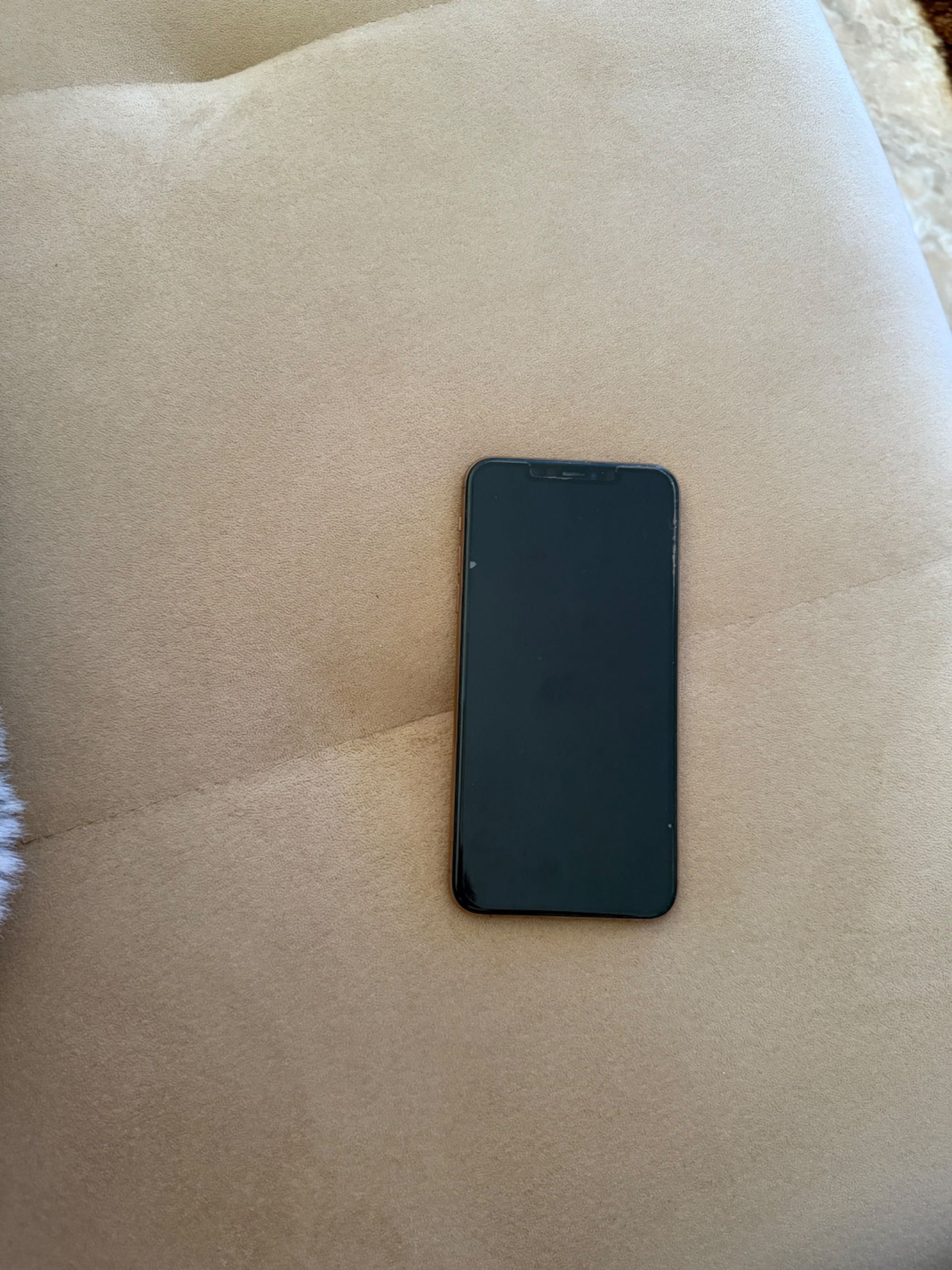 IPhone 11 Pro Max Dourado ( excelente estado) Sem interesse em trocas