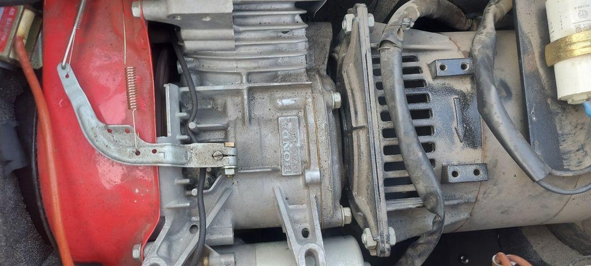 agregat honda 1.8kw cichy zapalany z kluczyka w bdb stanie
