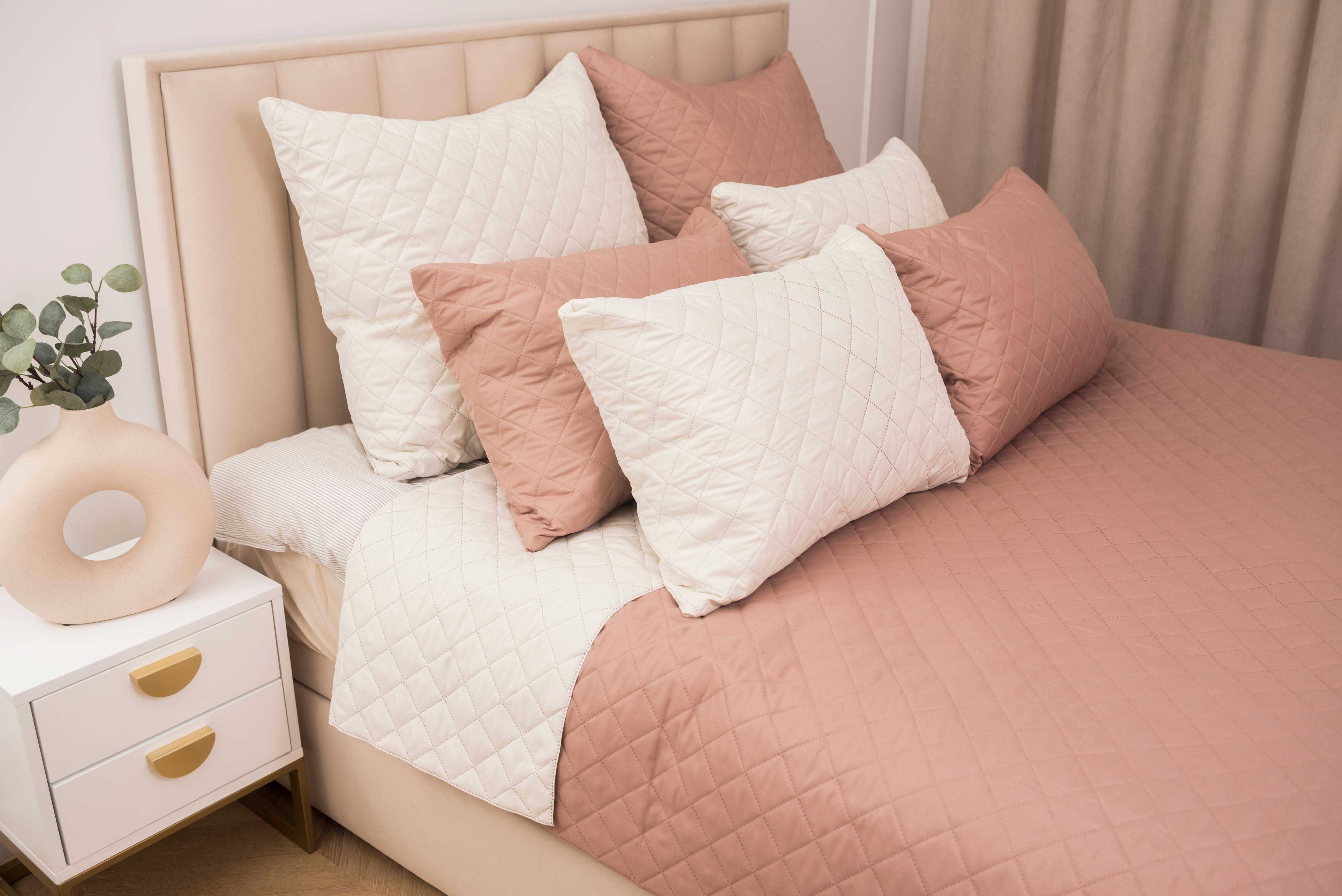 Pikowana narzuta na łóżko, dwustronna,200x220 cm, kolor krem/beż