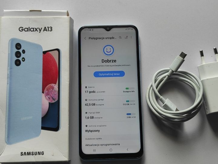 Samsung A13 stan dobry, bez większych sladów, wersja 4GB  ram,64gb rom