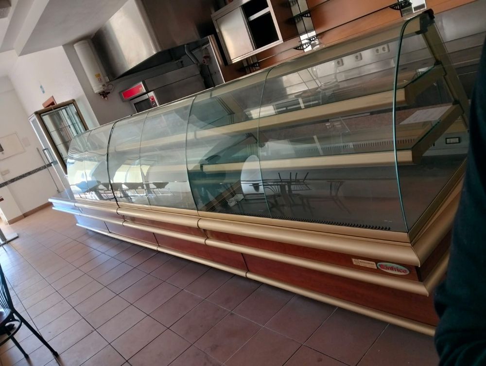 Vitrines refrigeradas para produtos varios,pastelaria,pao,suschi,salg