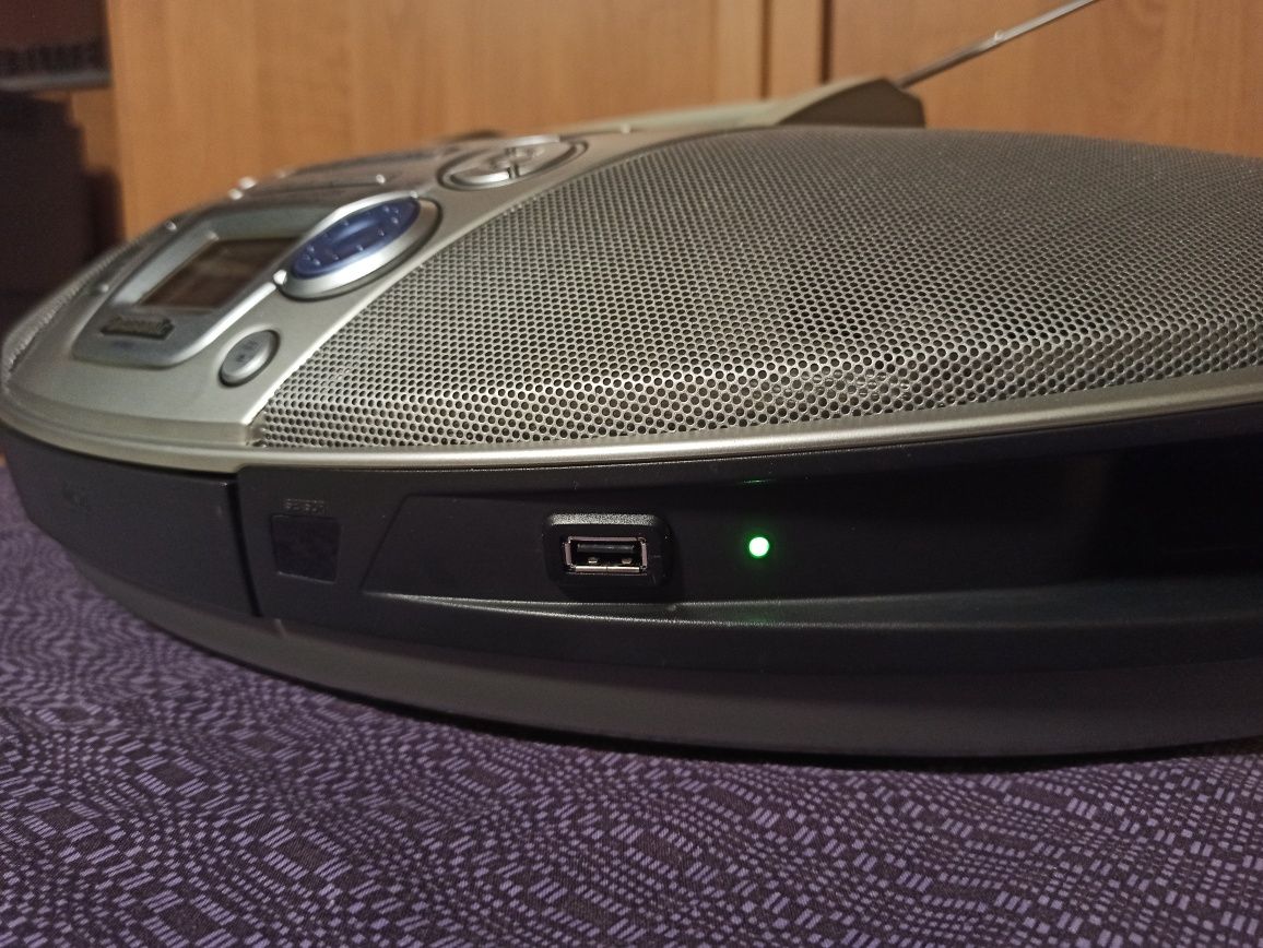 Panasonic Bluetooth/usb 2A