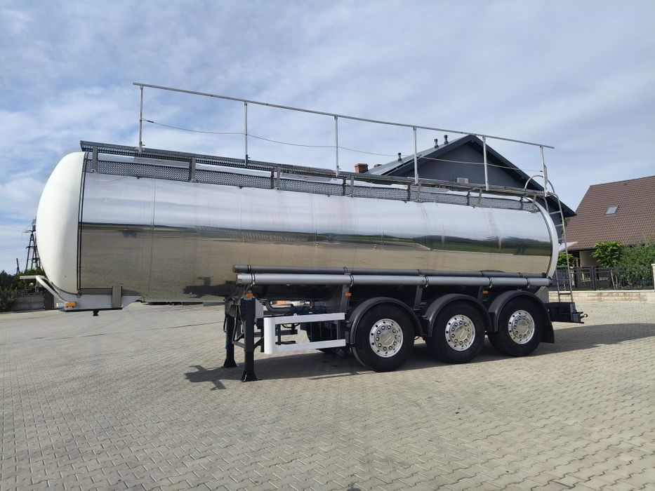 SCHRADER / cysterna spożywcza / 28 000 LITRÓW / 3 KOMORY / LEKKA 5,7t.