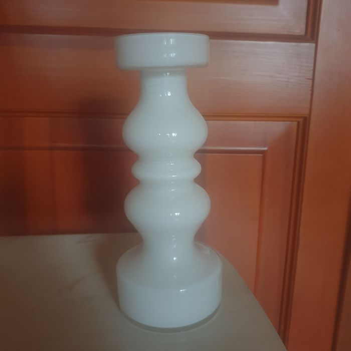 Krakowski Instytut Szkła wazon