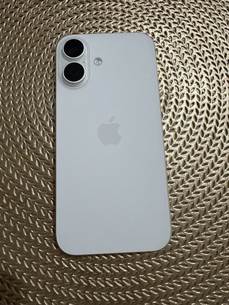 Iphone 16 branco - 128GB - Garantia até 2026.
