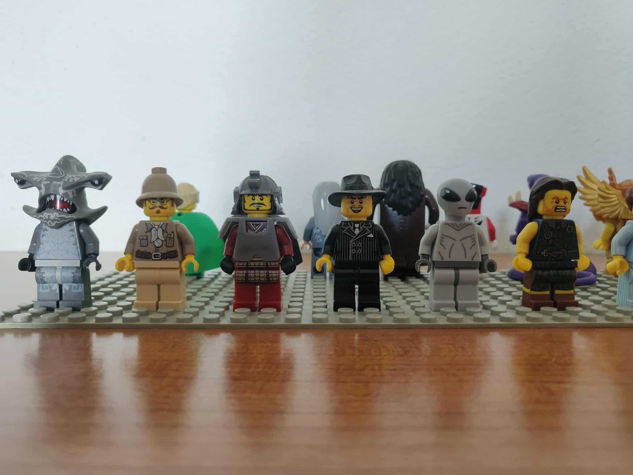 Vendo Lote Minifiguras Lego de varios temas a 5€ cada