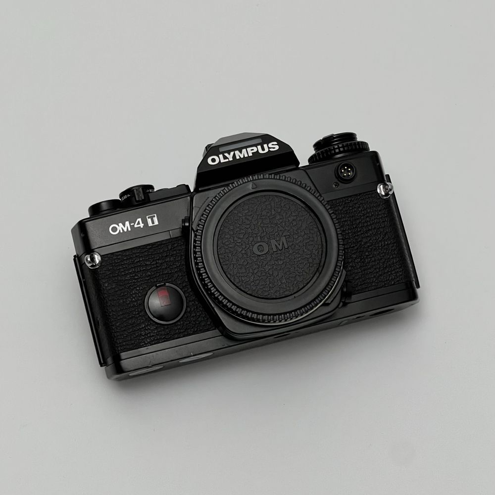 Olympus OM-4T body with case