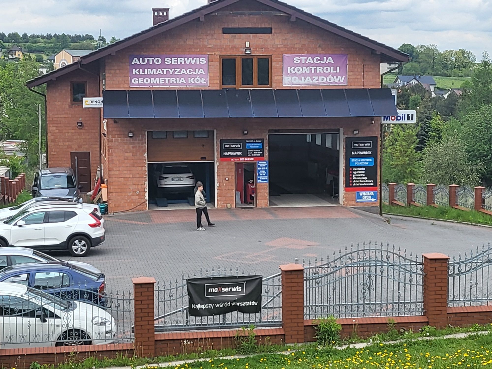 Sprawdzenie samochodu auta przed zakupem na stacji diagnostycznej