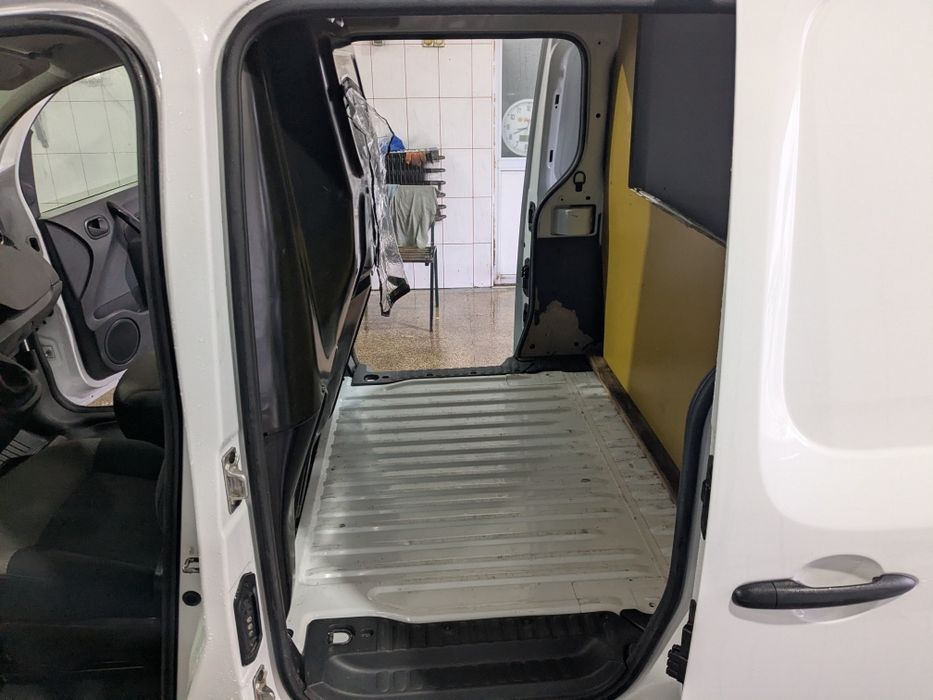 renault kangoo ze 33kw. 17 рік