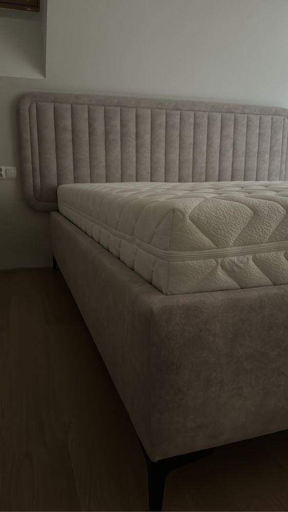Łóżko tapicerowane 180x220