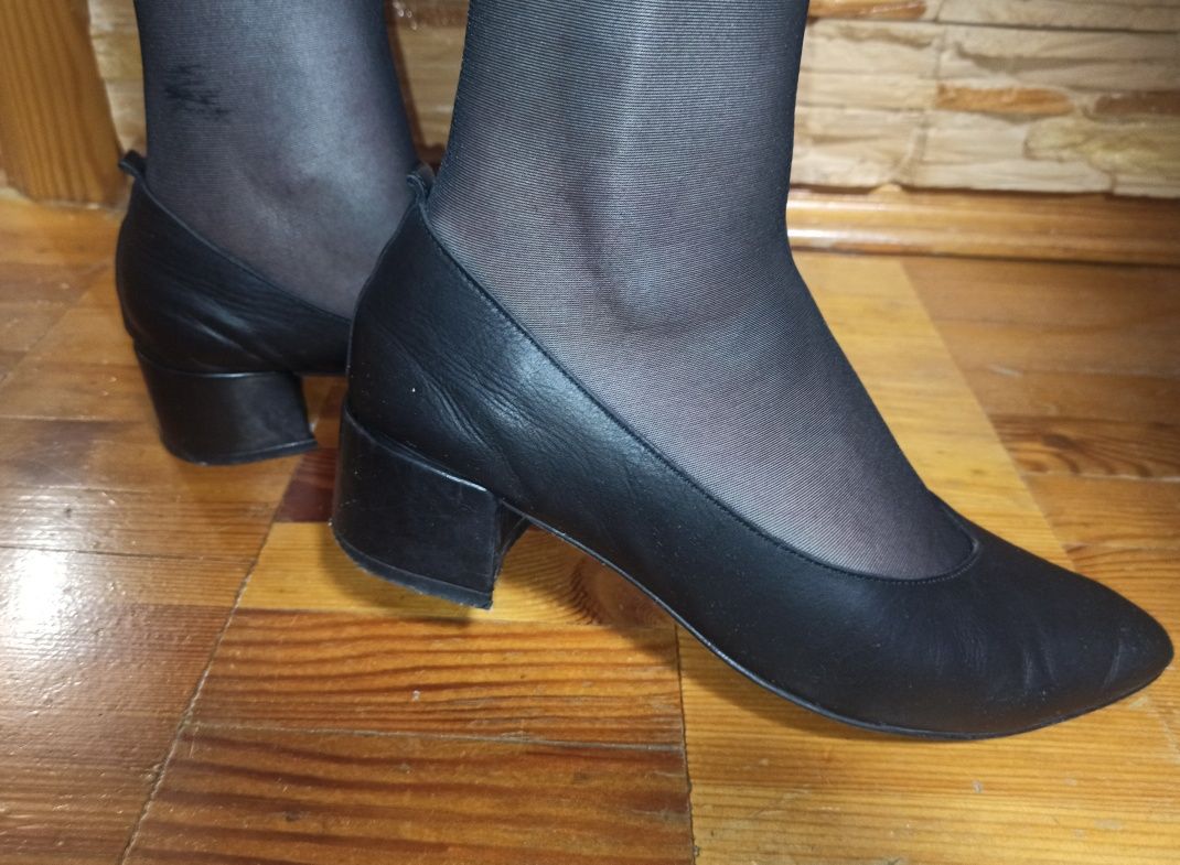 Продам чорні шкіряні польські туфлі 39 розміру