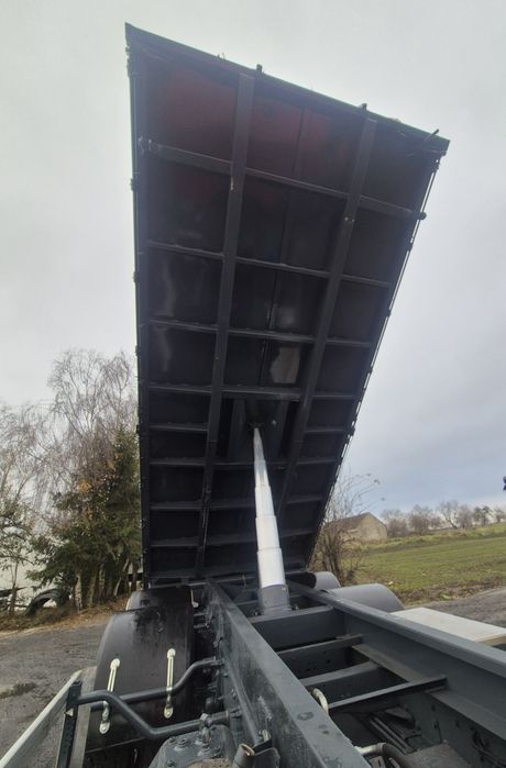 Volvo FM 330 wywrotka 3 stronna