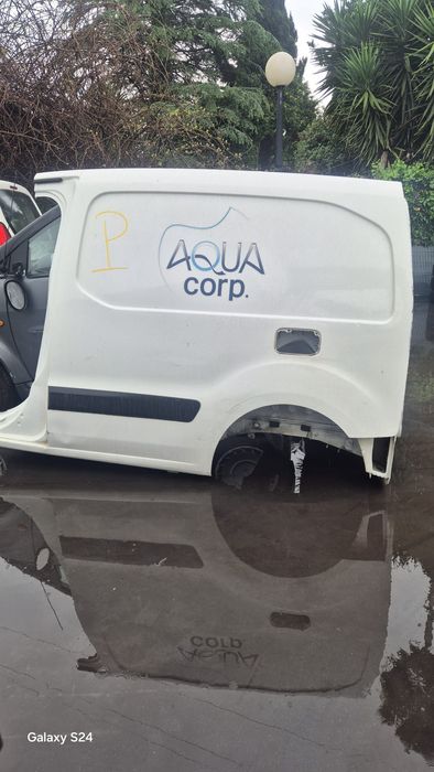 Painel esquerdo Peugeot Partner Citroen Berlingo