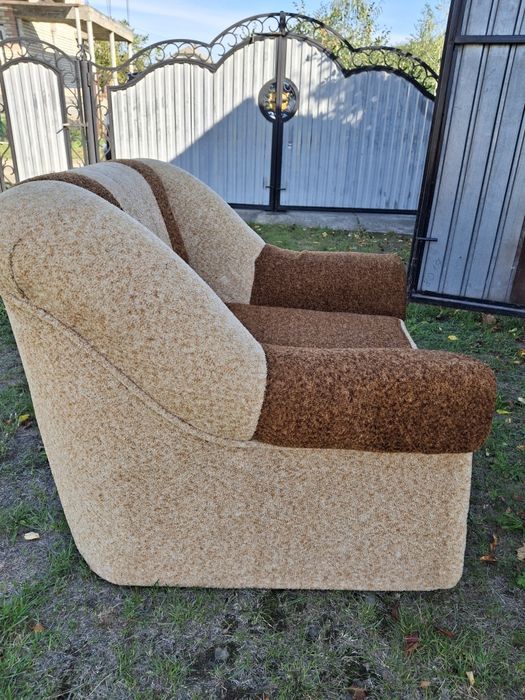 Крісла і диван вживані