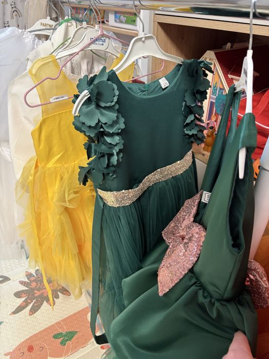 Прокат карнавальних костюмів