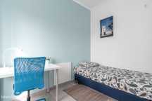 59339 - Quarto com cama de solteiro em...