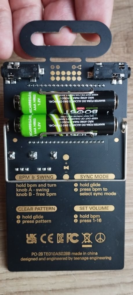 Pocket Operator 28 Robot