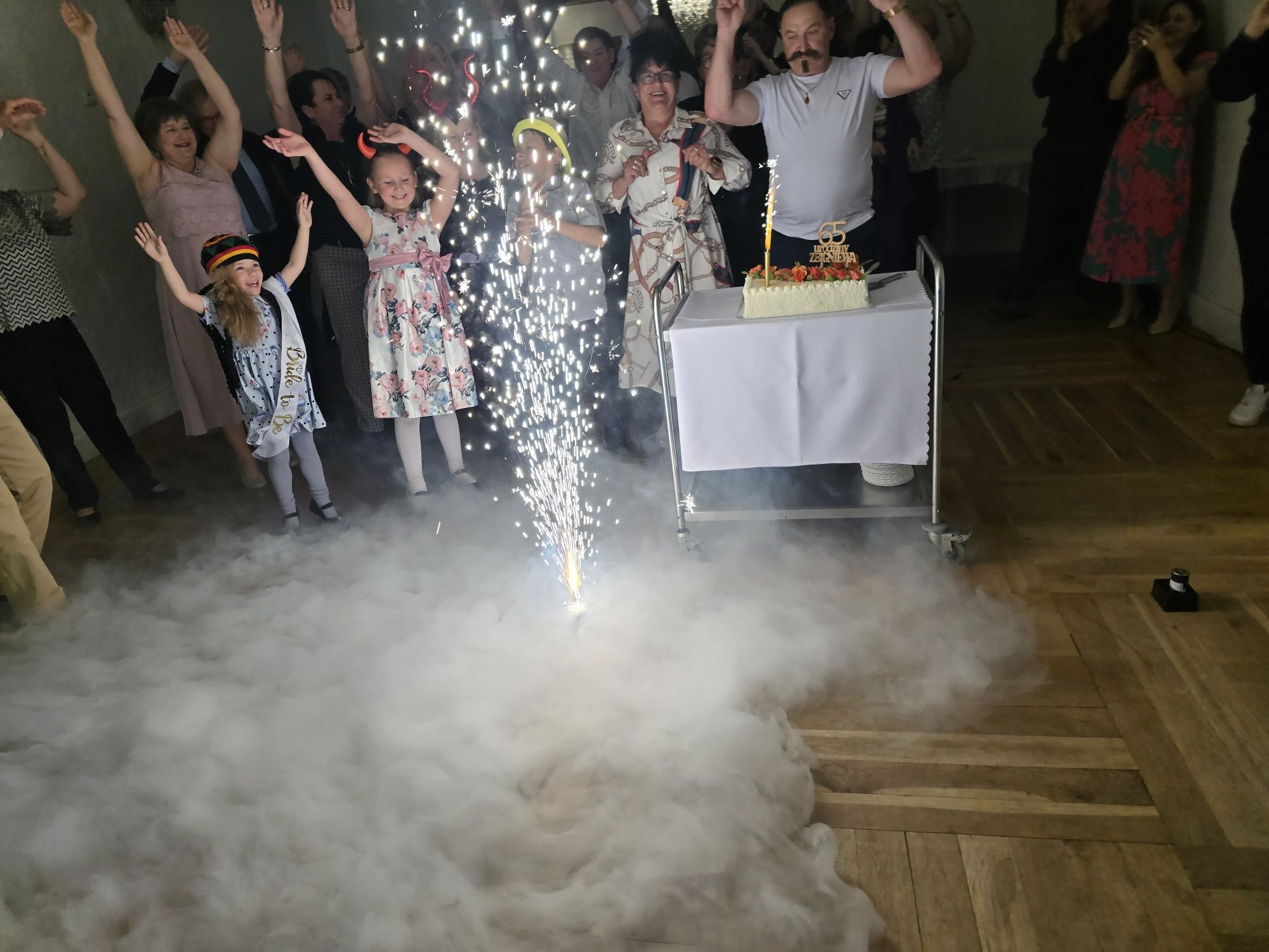 Ciężki Dym/Taniec w chmurach/zimne ognie kolorowe strzaly z hukiemHIT!
